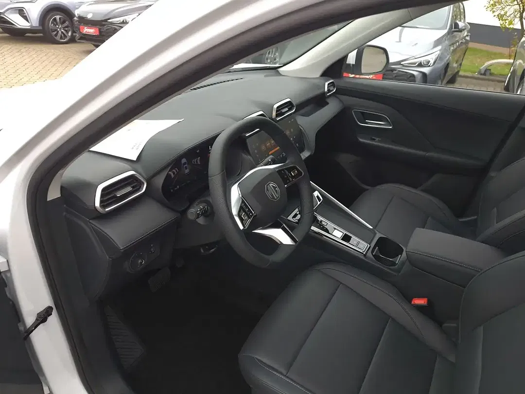 MG ZS Hybrid+ Luxury - Thumbnail 11