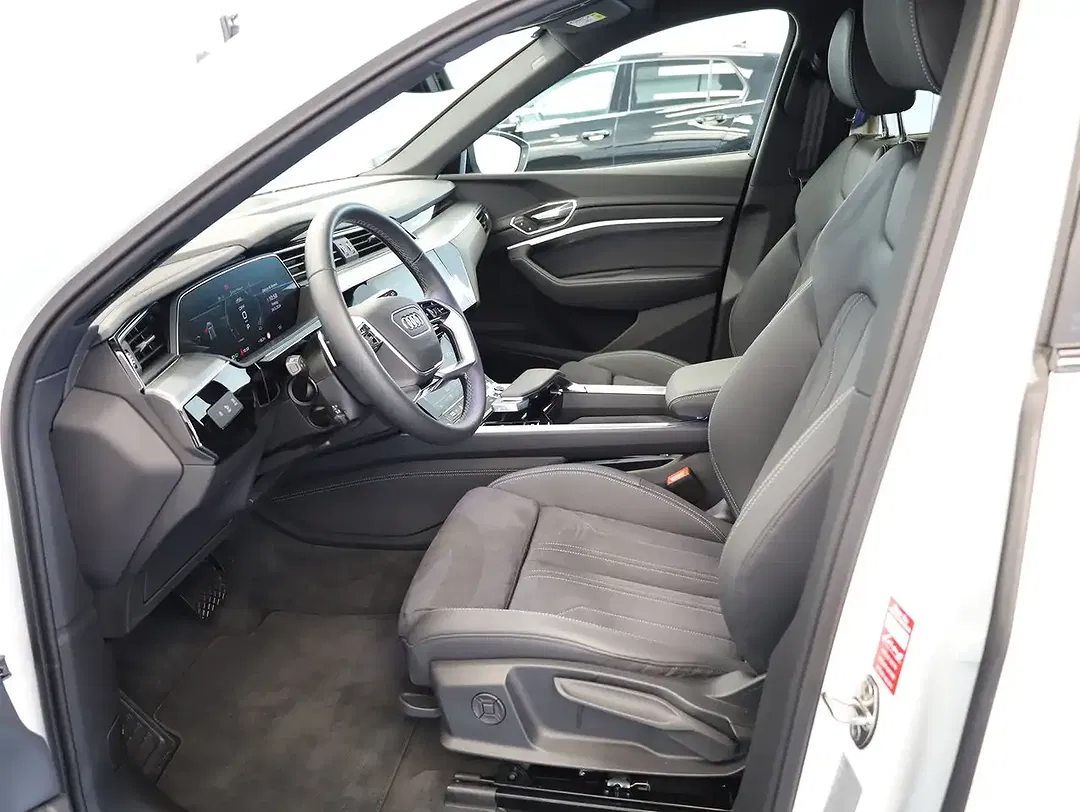 Audi Q8 50 e-tron quattro - Thumbnail 13