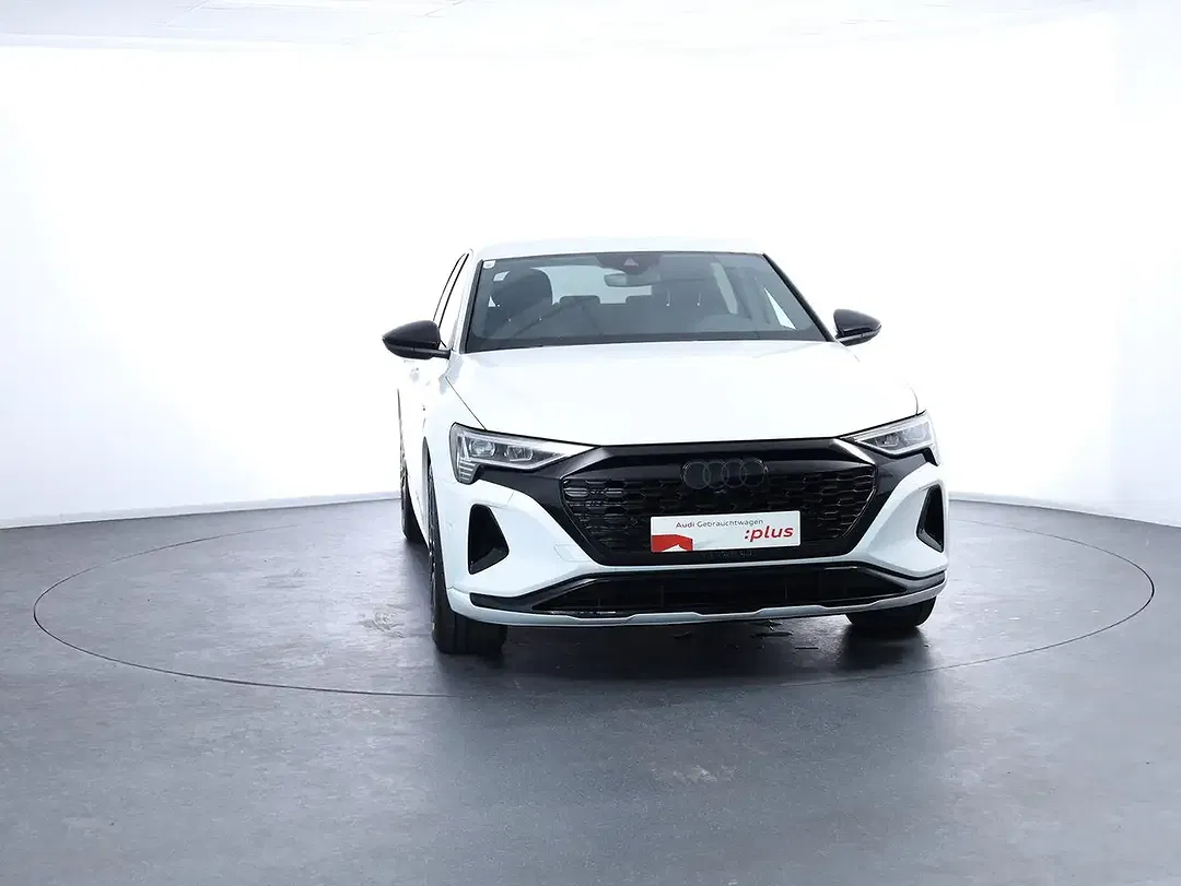 Audi Q8 50 e-tron quattro - foto 2