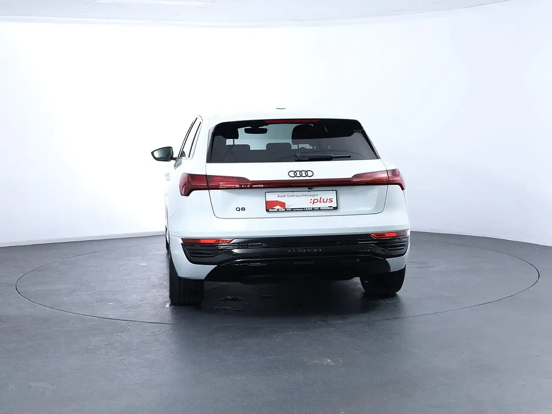 Audi Q8 50 e-tron quattro - Thumbnail 6