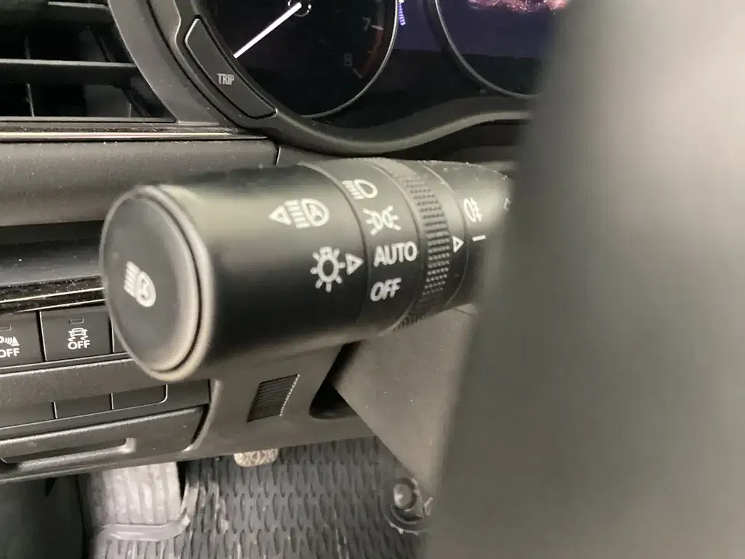 Mazda 3 2.0 SKYACTIV-G - foto 14