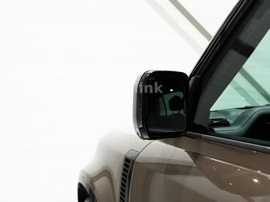 Land Rover Defender P300e PHEV X 110 - Thumbnail 12