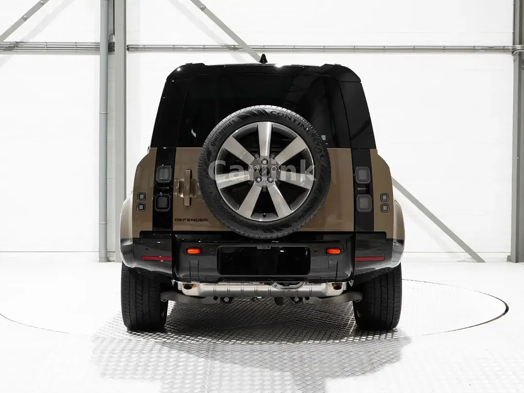 Land Rover Defender P300e PHEV X 110 - Thumbnail 4