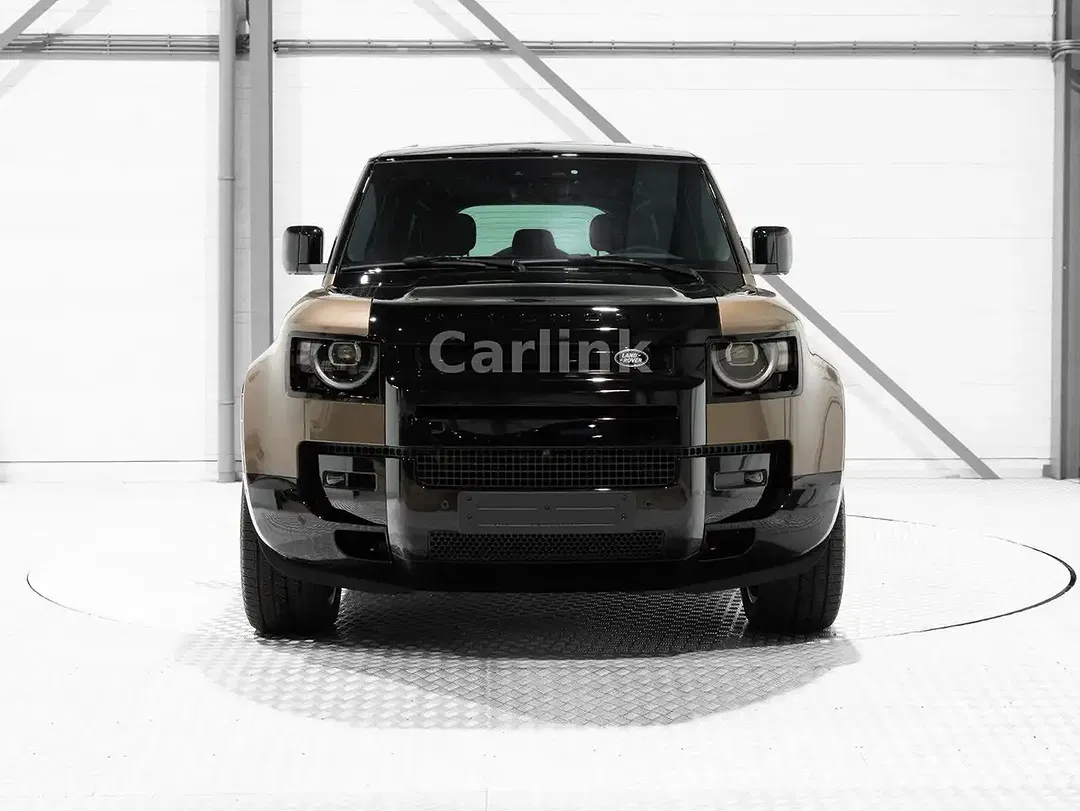 Land Rover Defender P300e PHEV X 110 - Thumbnail 5