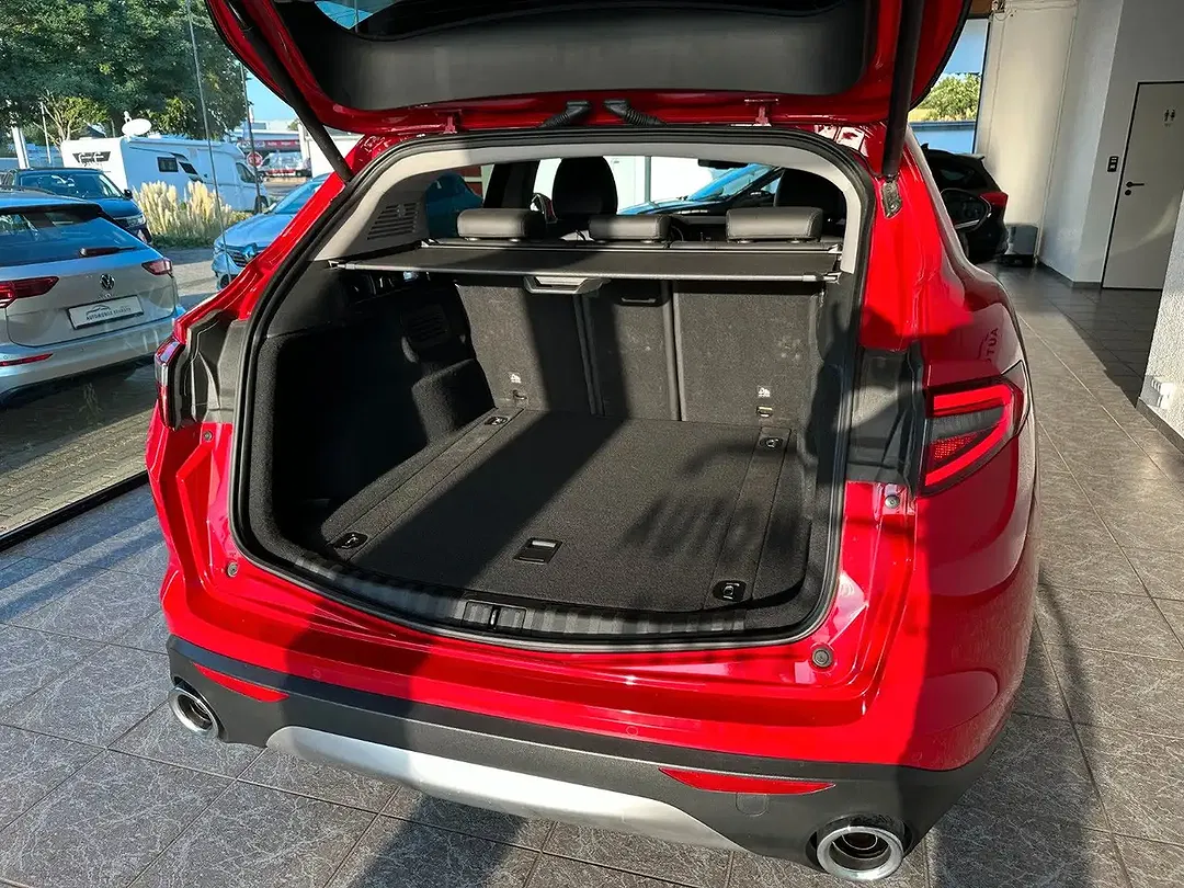 Alfa Romeo Stelvio Q4 Super - Thumbnail 11