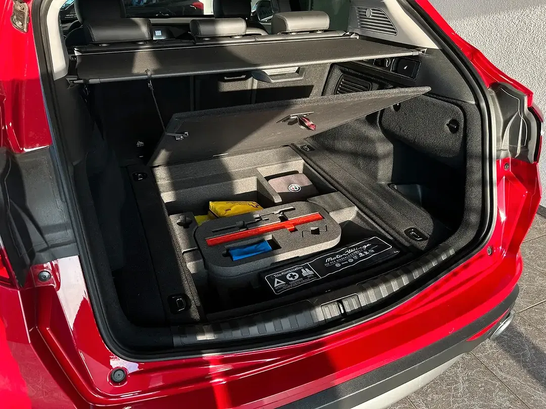 Alfa Romeo Stelvio Q4 Super - Thumbnail 12