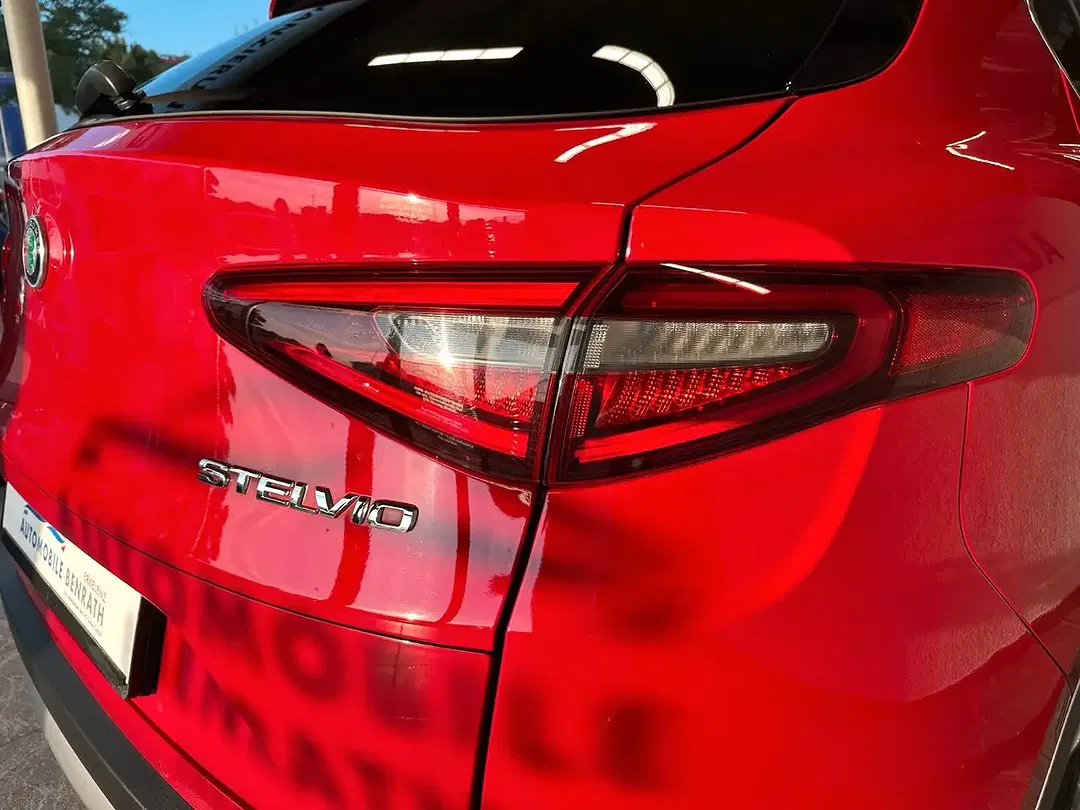 Alfa Romeo Stelvio Q4 Super - Thumbnail 14