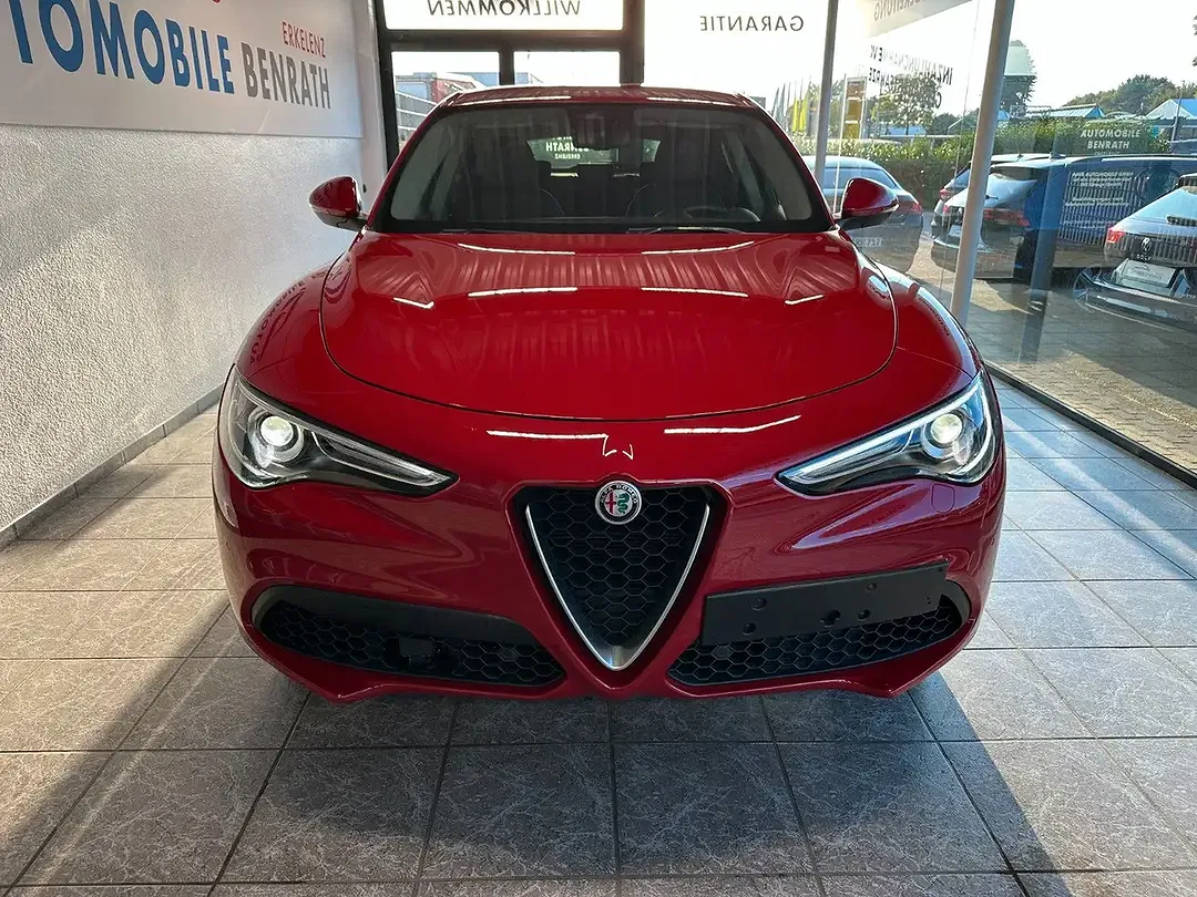 Alfa Romeo Stelvio Q4 Super - Thumbnail 3
