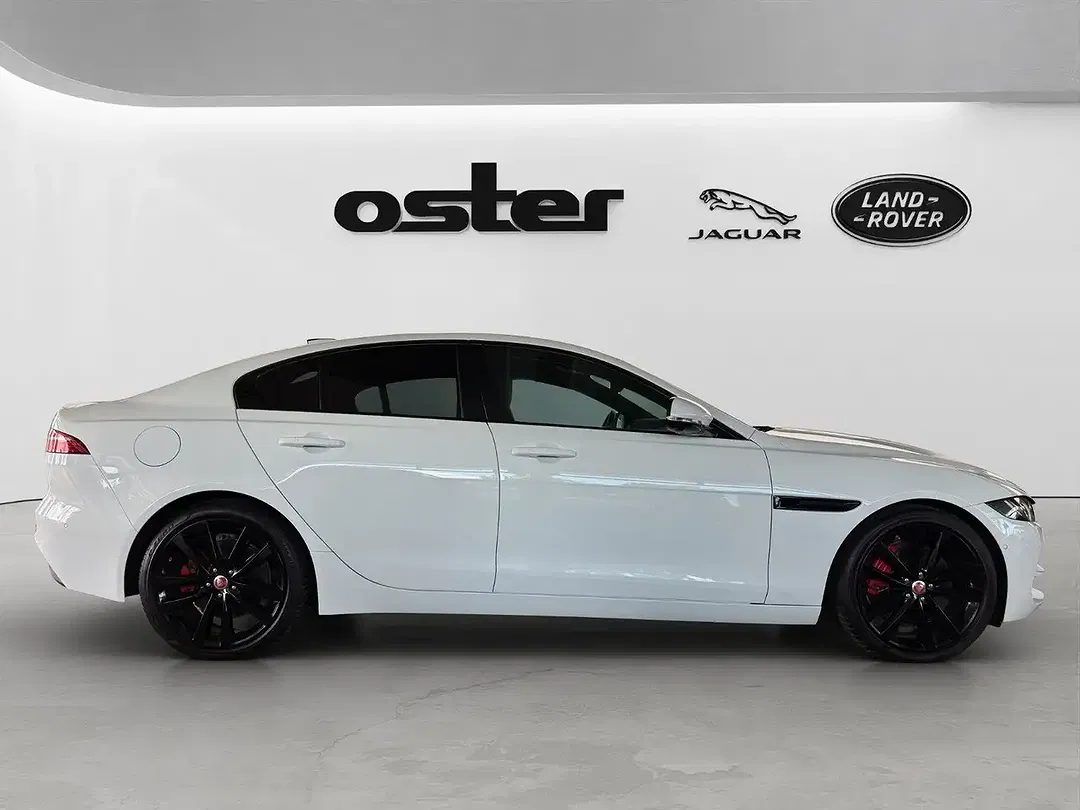 Jaguar XE P250 HSE - Thumbnail 4