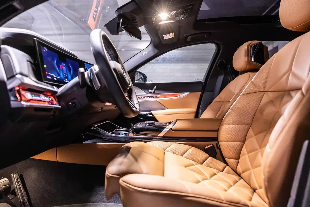 BMW i7 eDrive M Sport Pro - Thumbnail 7