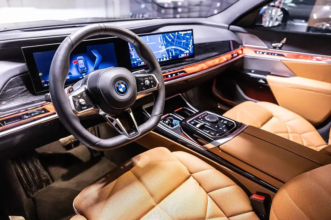 BMW i7 eDrive M Sport Pro - Thumbnail 4
