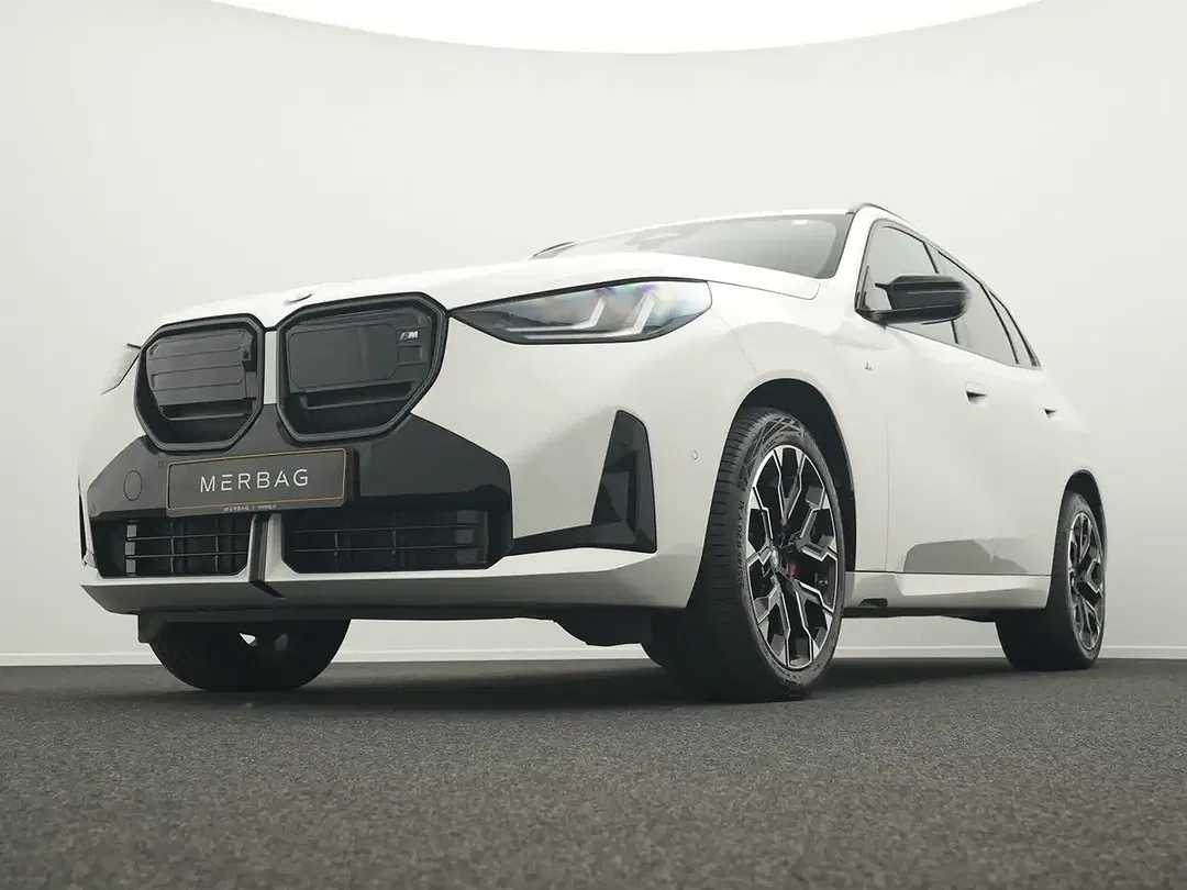 BMW M5 MHEV xDrive 4x4 - Thumbnail 10