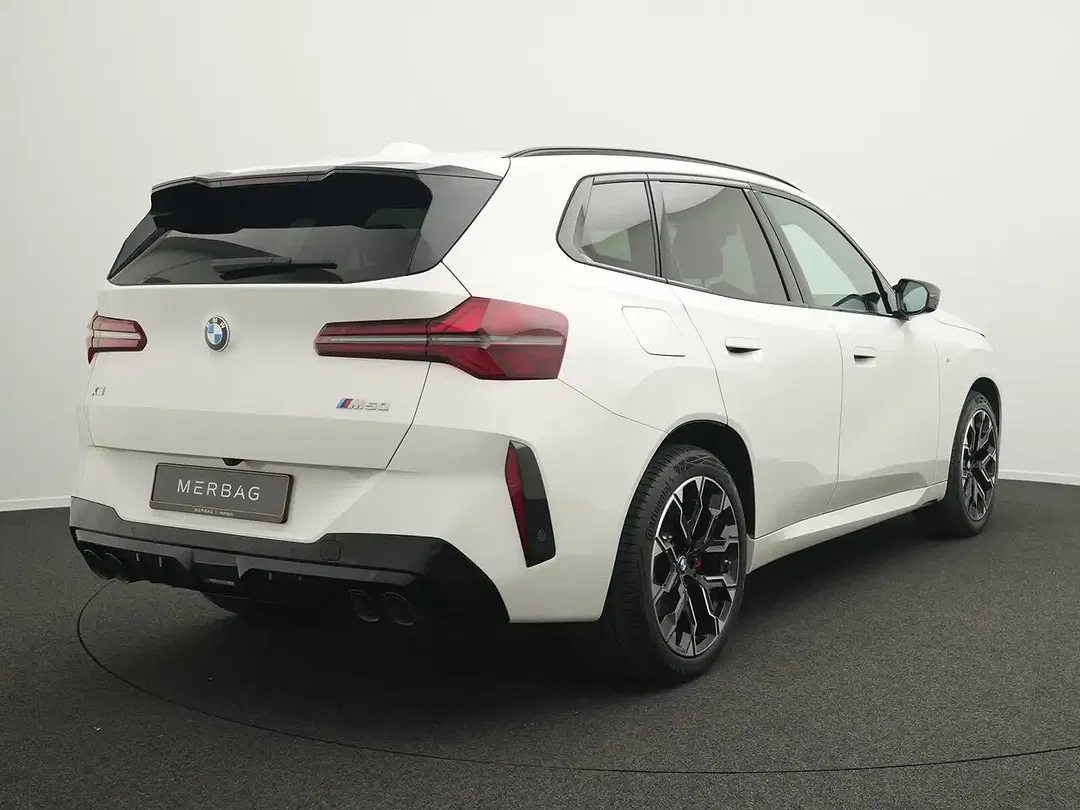 BMW M5 MHEV xDrive 4x4 - Thumbnail 3