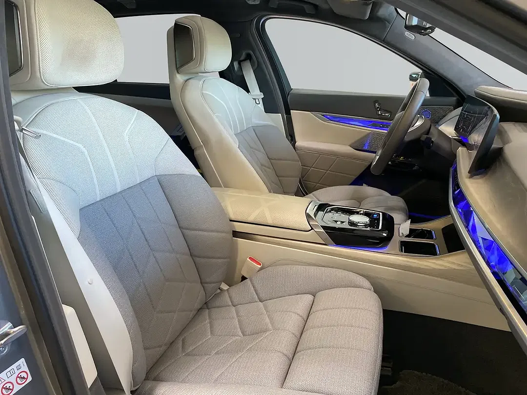 BMW i7 xDrive - Thumbnail 6