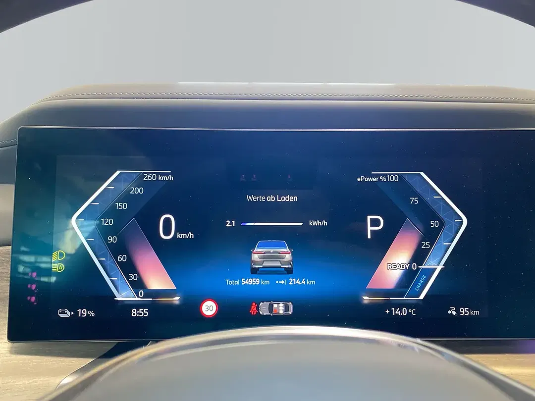 BMW i7 xDrive - Thumbnail 8