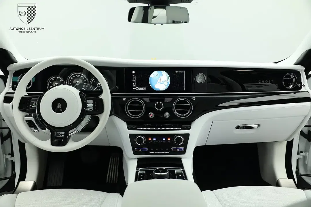 Rolls-Royce Ghost - Thumbnail 13