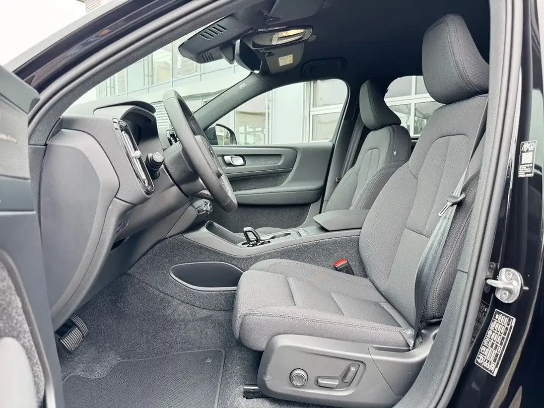 Volvo EX40 AWD Twin Motor Edition Plus - Thumbnail 3