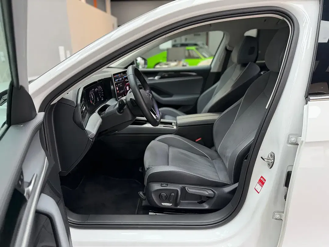 Volkswagen Passat Variant 1.5 eTSI - Thumbnail 11