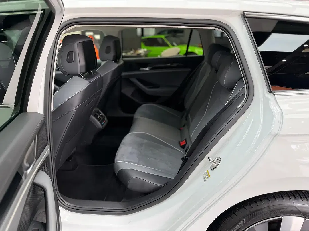 Volkswagen Passat Variant 1.5 eTSI - Thumbnail 14