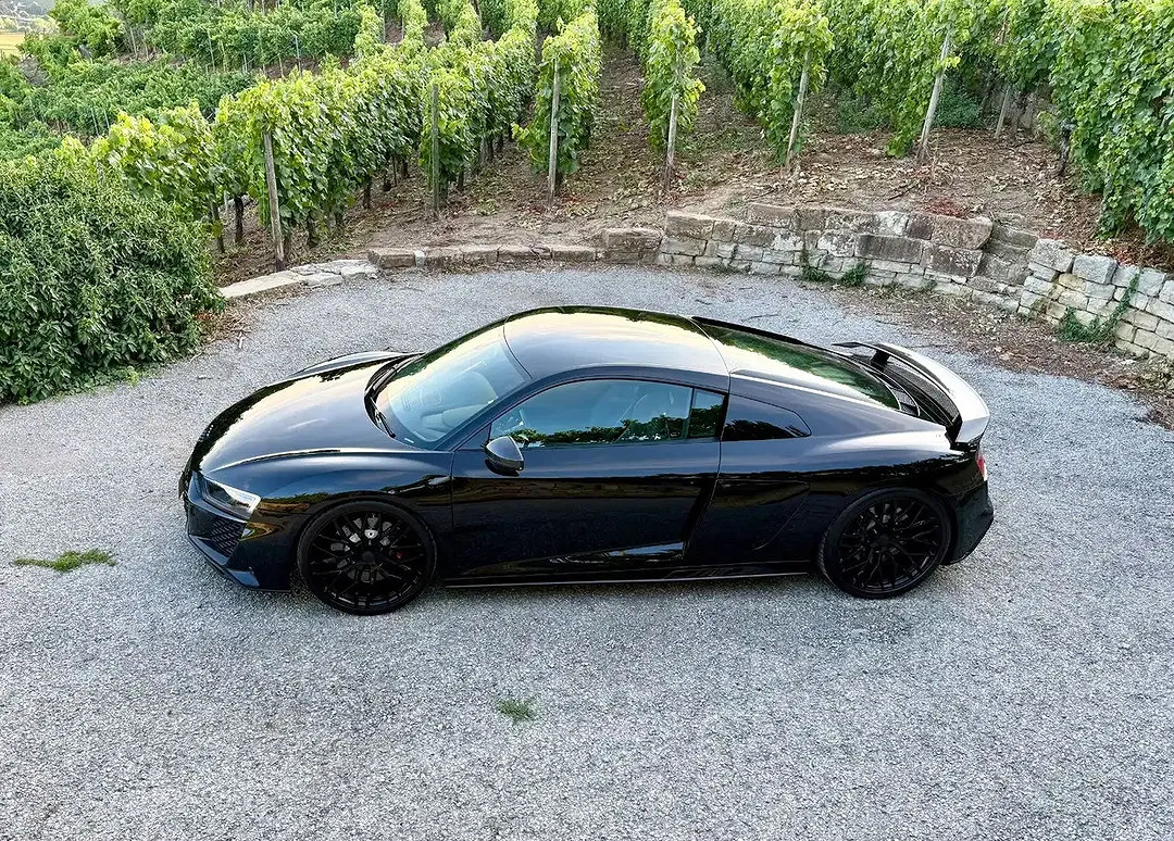 Audi R8 5.2 FSI quattro Coupe - Thumbnail 4