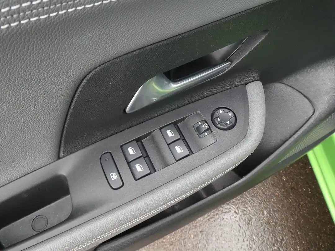 Opel Mokka-E Elegance - Thumbnail 12