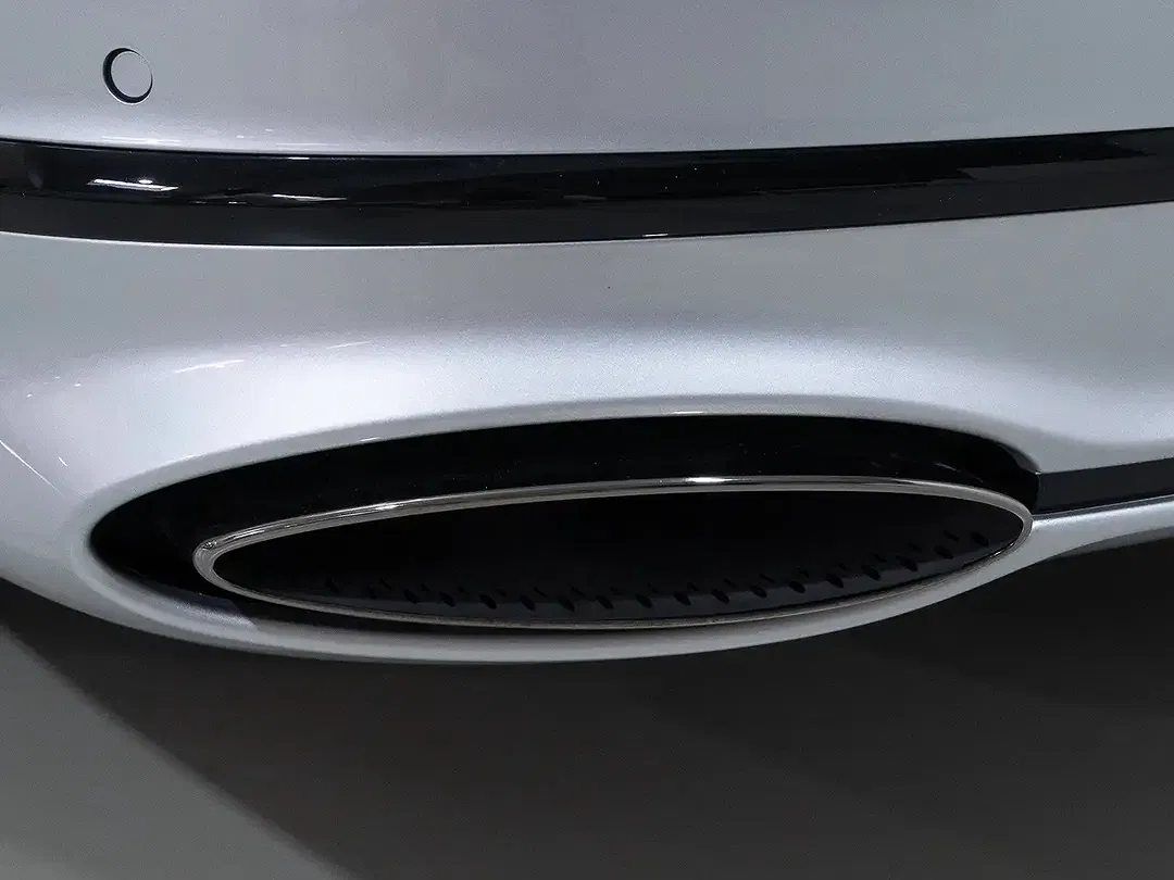 Bentley Flying Spur 4.0 V8 Hybrid - Thumbnail 12