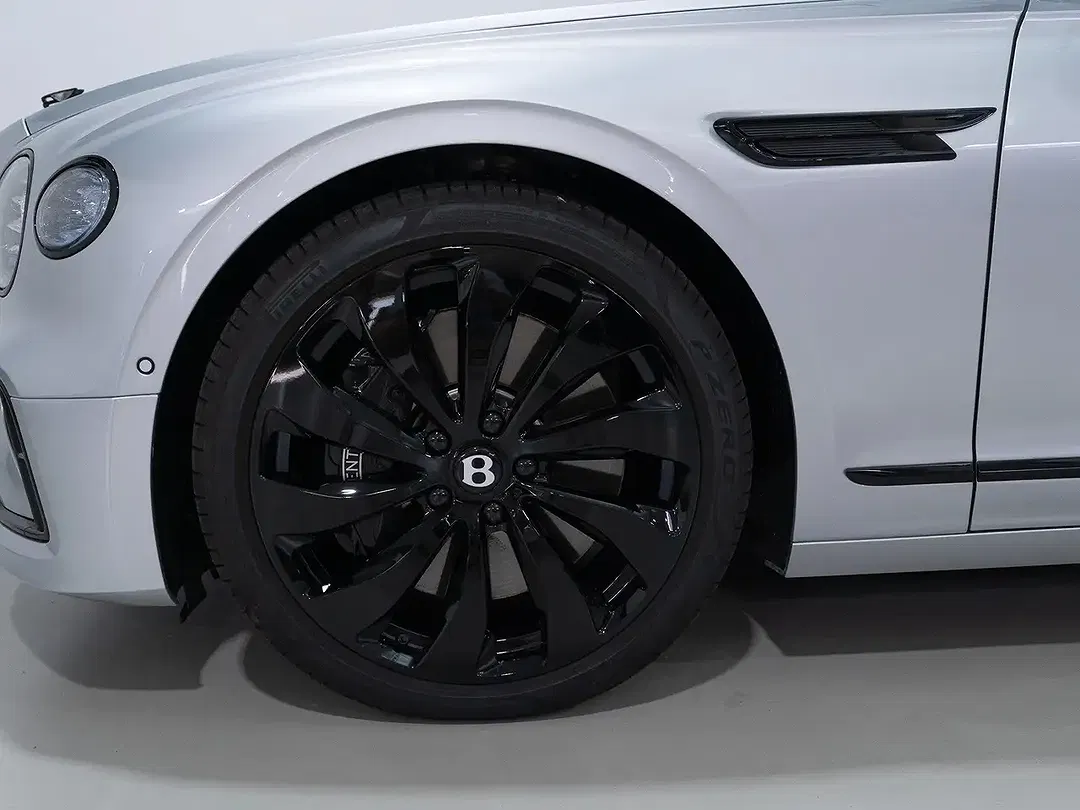Bentley Flying Spur 4.0 V8 Hybrid - Thumbnail 4