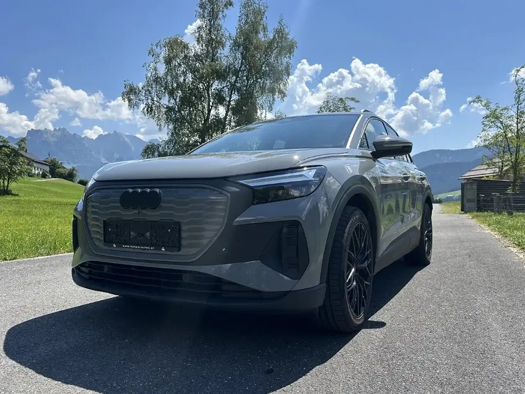 Audi e-tron 35 55 Q4 Sportback Black Edition - foto 1