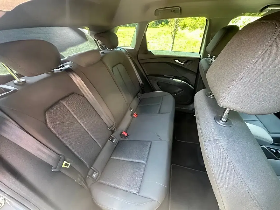 Audi e-tron 35 55 Q4 Sportback Black Edition - Thumbnail 11