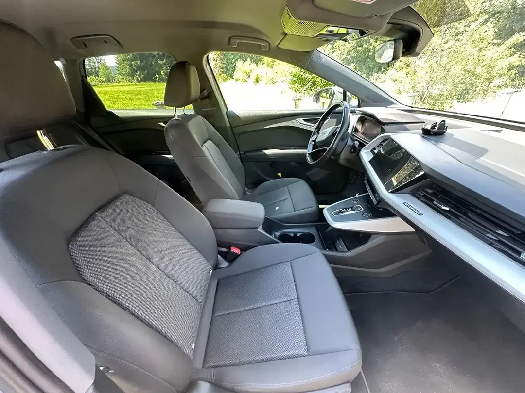 Audi e-tron 35 55 Q4 Sportback Black Edition - Thumbnail 12