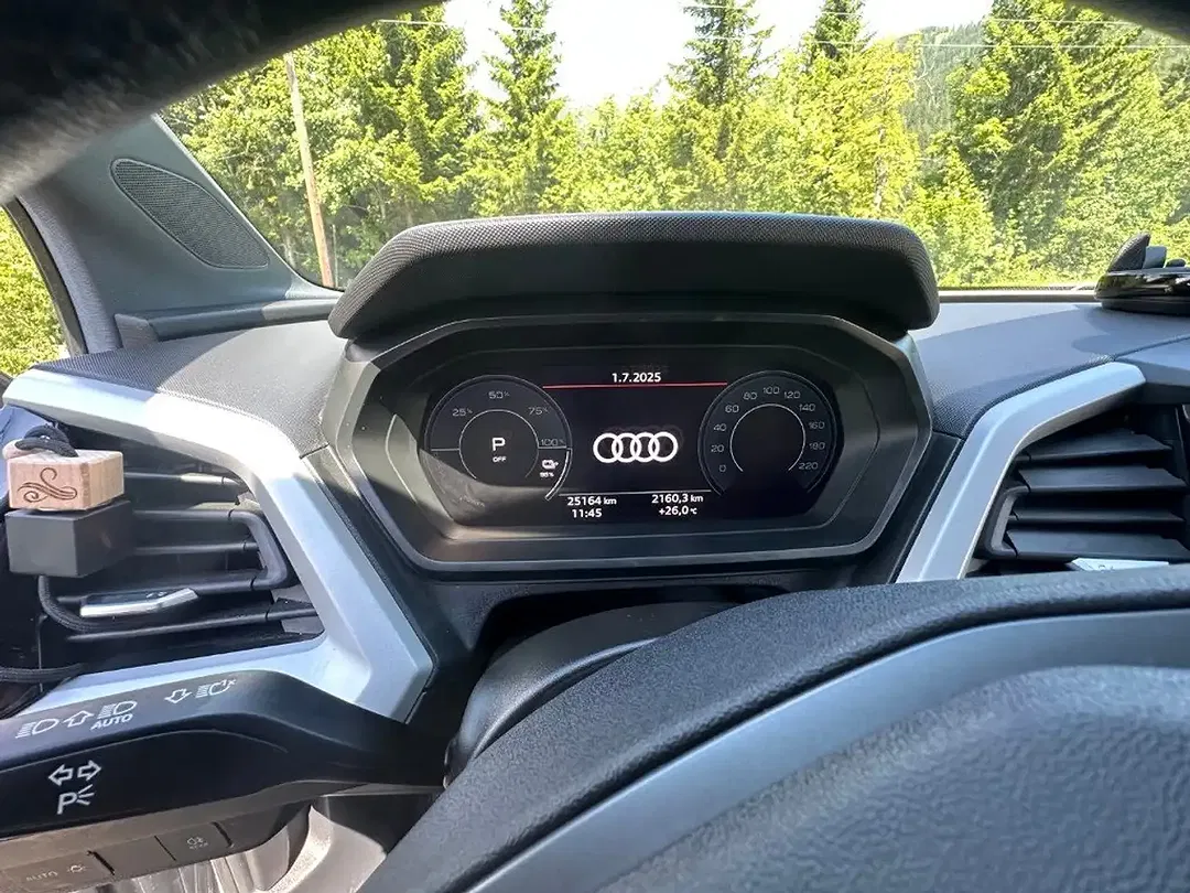 Audi e-tron 35 55 Q4 Sportback Black Edition - Thumbnail 14