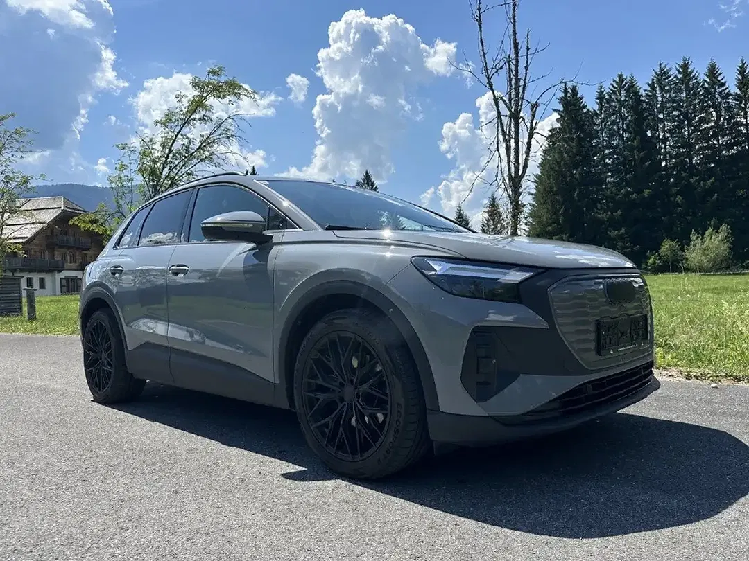 Audi e-tron 35 55 Q4 Sportback Black Edition - Thumbnail 3
