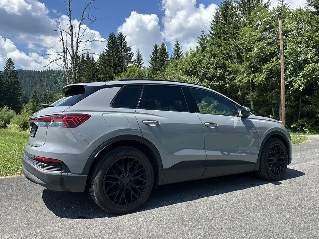 Audi e-tron 35 55 Q4 Sportback Black Edition - Thumbnail 5