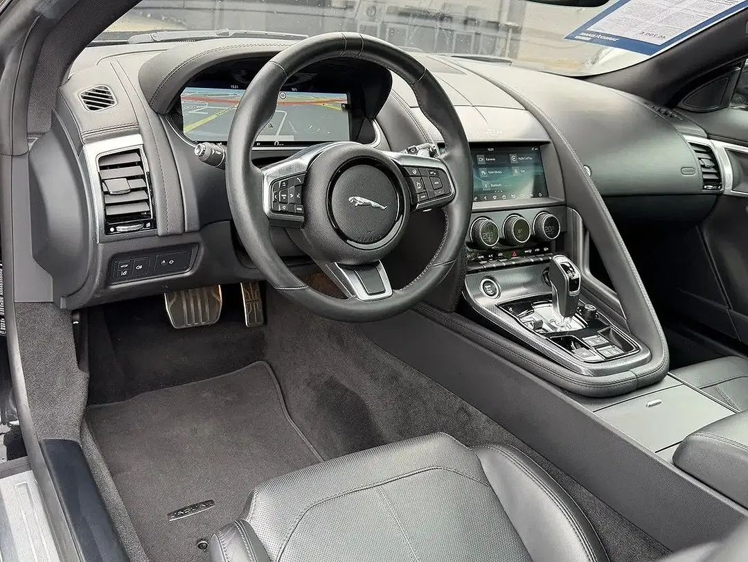 Jaguar F-Type P300 R-Dynamic - Thumbnail 14