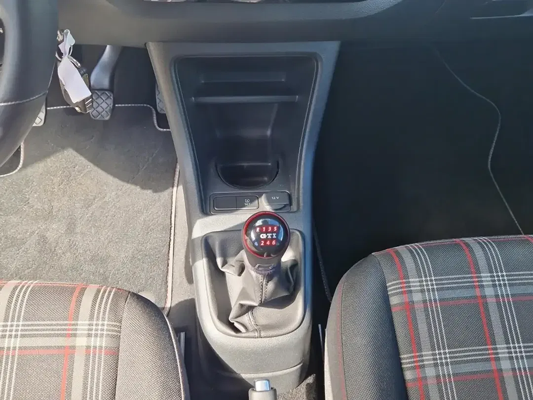 Volkswagen up! 1.0 TSI GTI - foto 15
