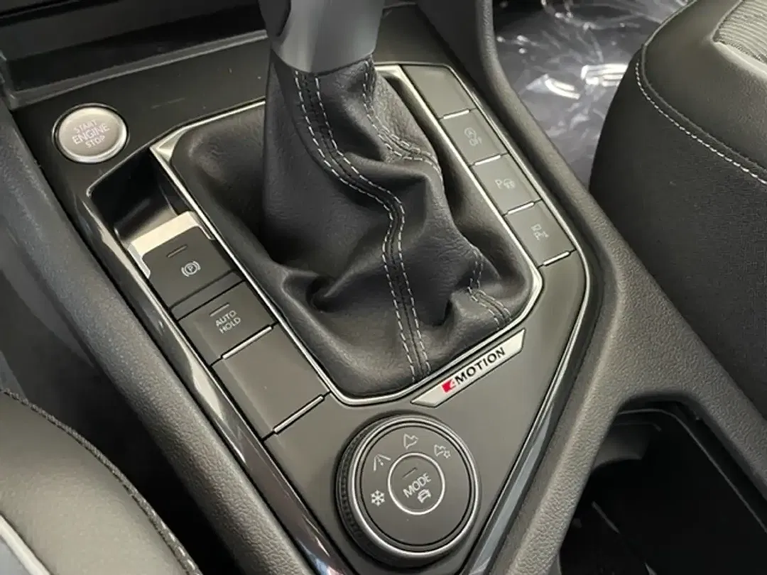 Volkswagen Tiguan Allspace 2.0 TDI DSG 4Motion Black Edition Style R-Line - Thumbnail 8