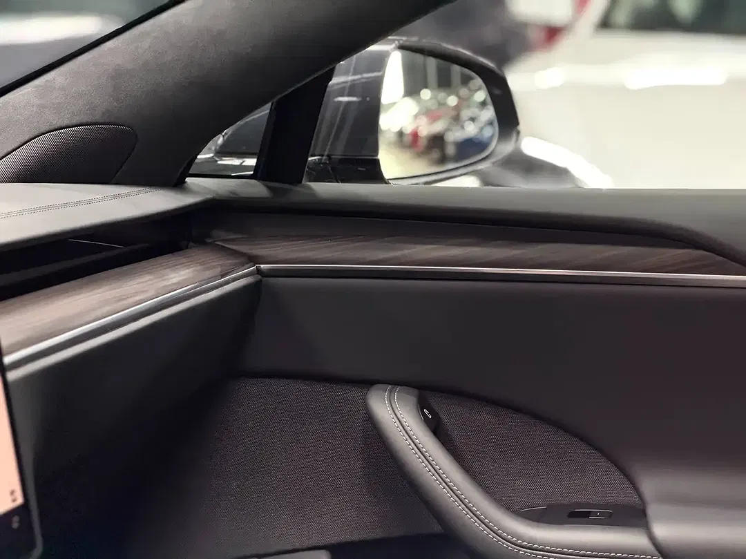 Tesla Model S Long Range Active - Thumbnail 11