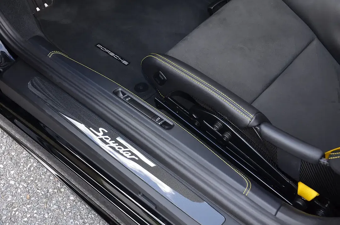 Porsche 718 Spyder 4.0 PDK PCCB - Thumbnail 8