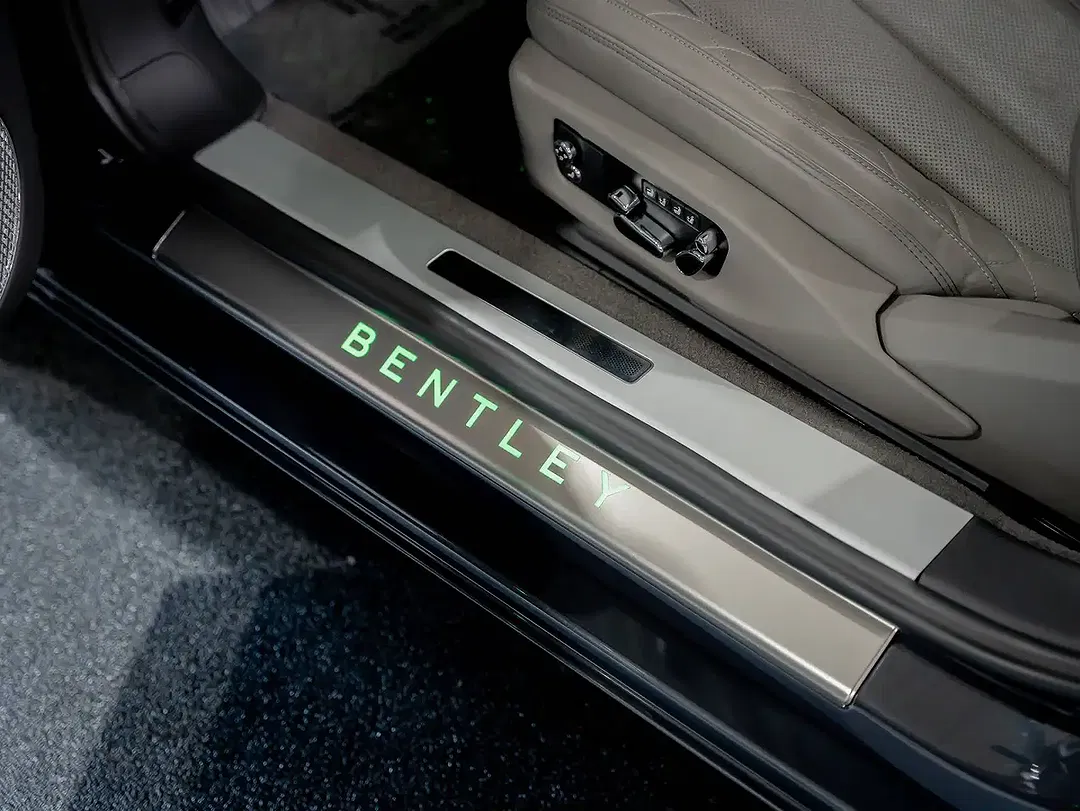 Bentley Continental GTC 4.0 V8 Mulliner - Thumbnail 11