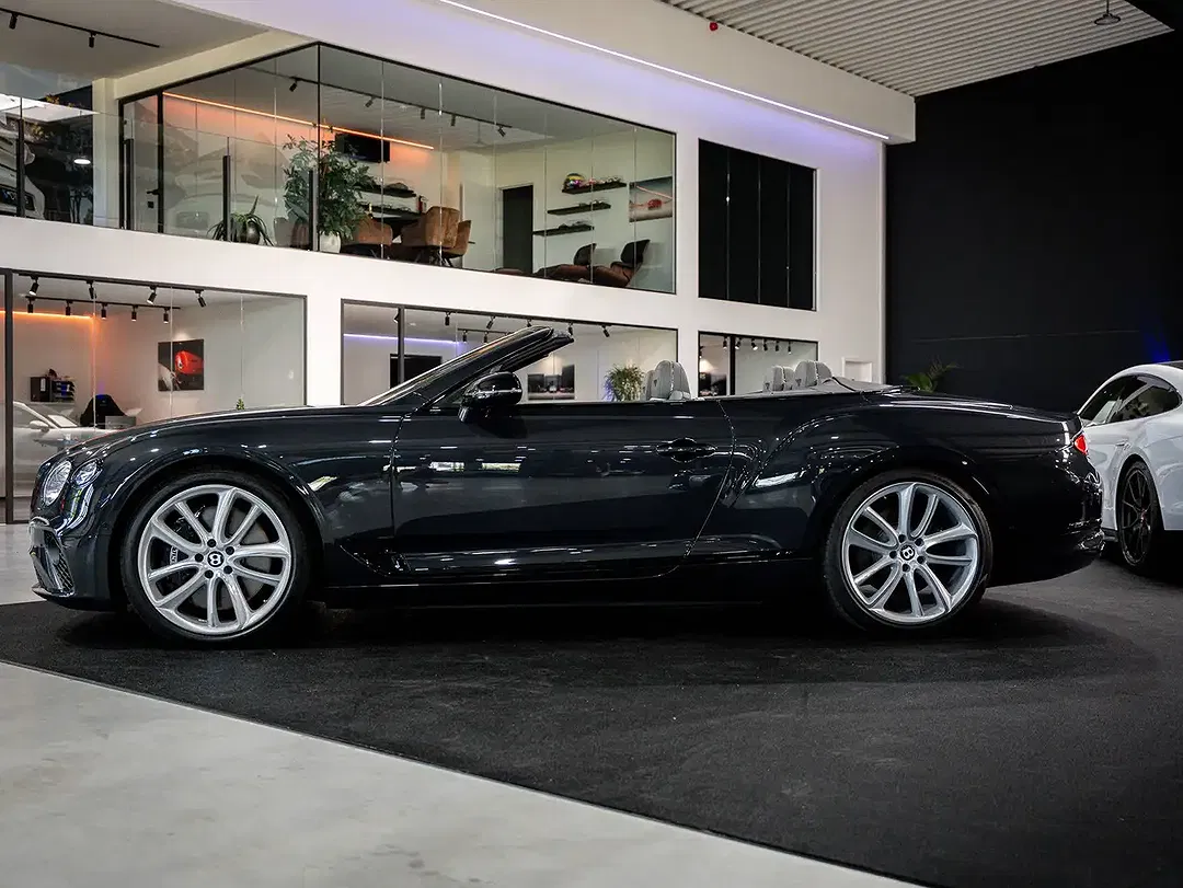 Bentley Continental GTC 4.0 V8 Mulliner - foto 2