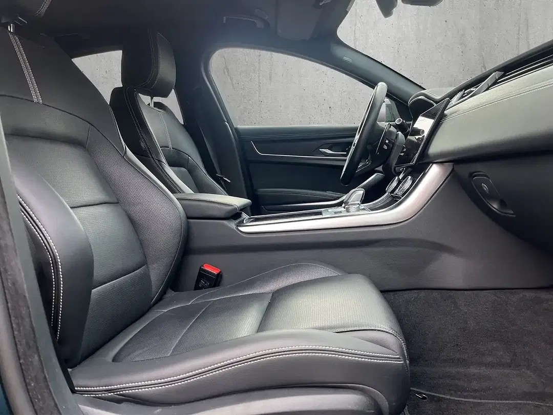 Jaguar XF R-Dynamic - Thumbnail 11