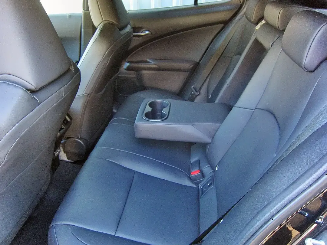 Lexus UX 300h F SPORT Design - Thumbnail 10