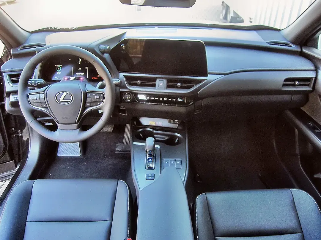 Lexus UX 300h F SPORT Design - Thumbnail 11