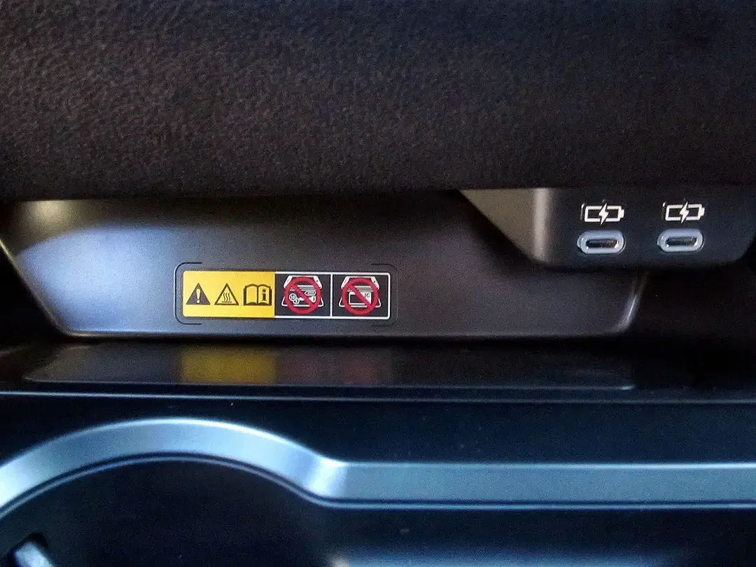 Lexus UX 300h F SPORT Design - Thumbnail 13