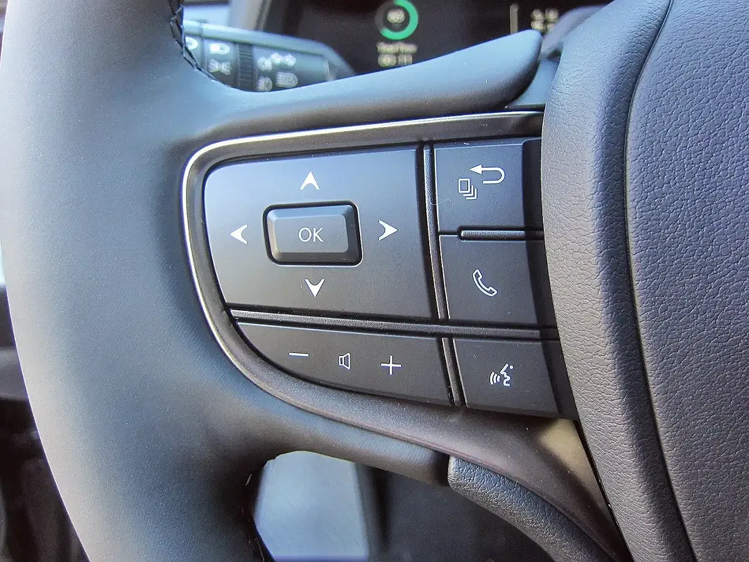 Lexus UX 300h F SPORT Design - Thumbnail 16