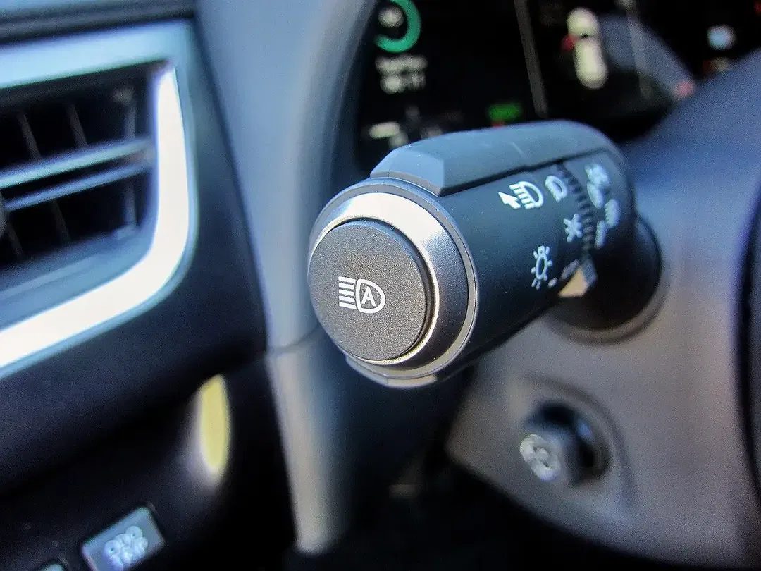 Lexus UX 300h F SPORT Design - Thumbnail 19