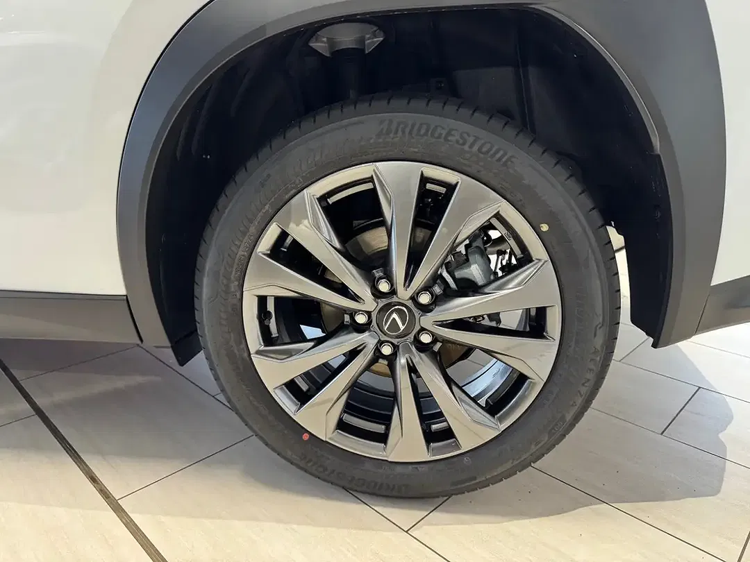 Lexus UX 300h F SPORT Design - foto 20