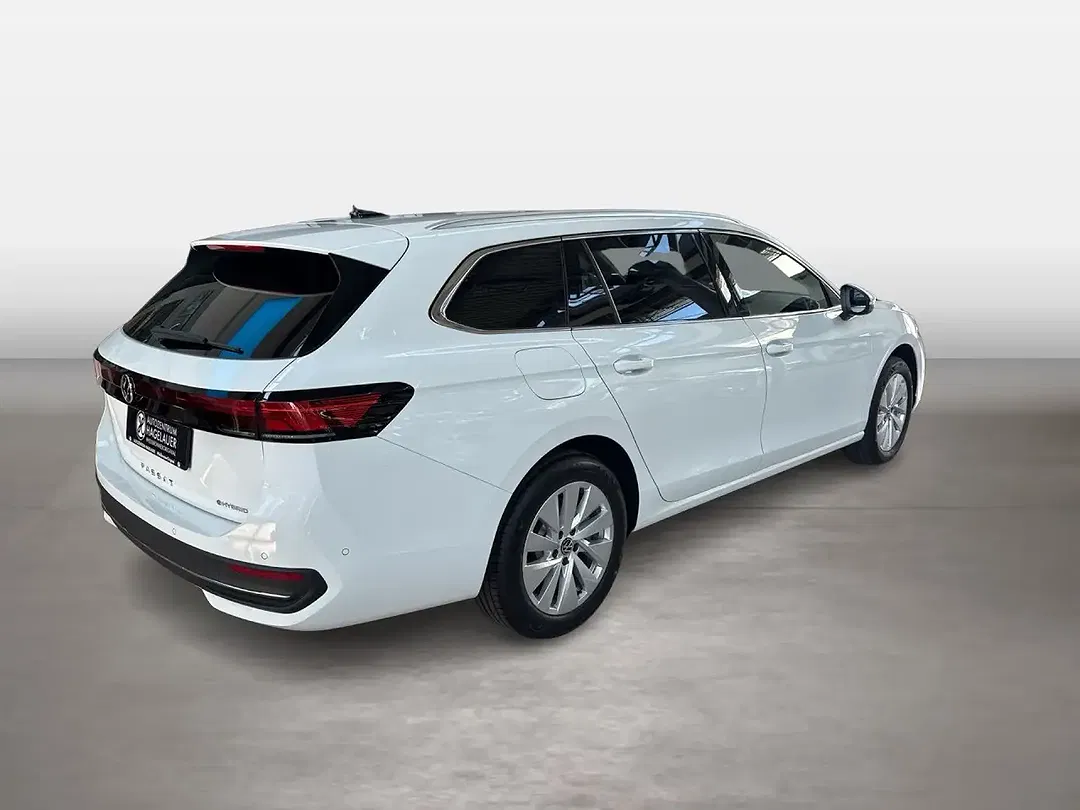 Volkswagen Passat 1.5 eHybrid DSG Business - Thumbnail 3