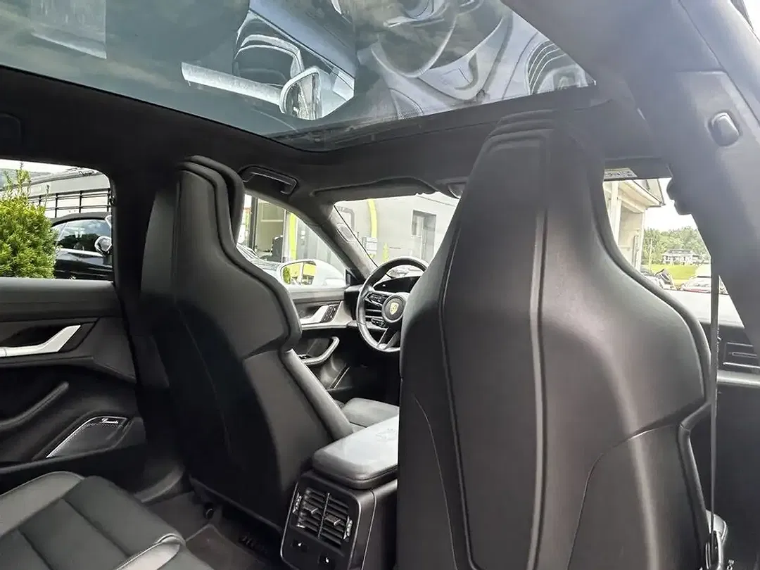 Porsche Taycan Turbo S - Thumbnail 15