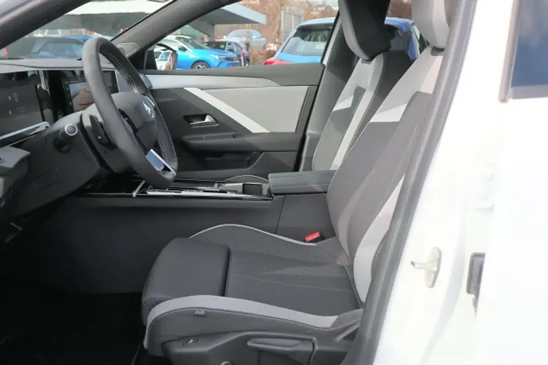 Opel Astra Edition - Thumbnail 6